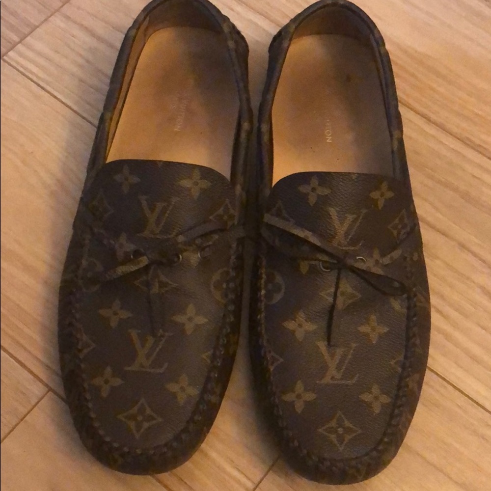 (10.5) Louis Vuitton loafers